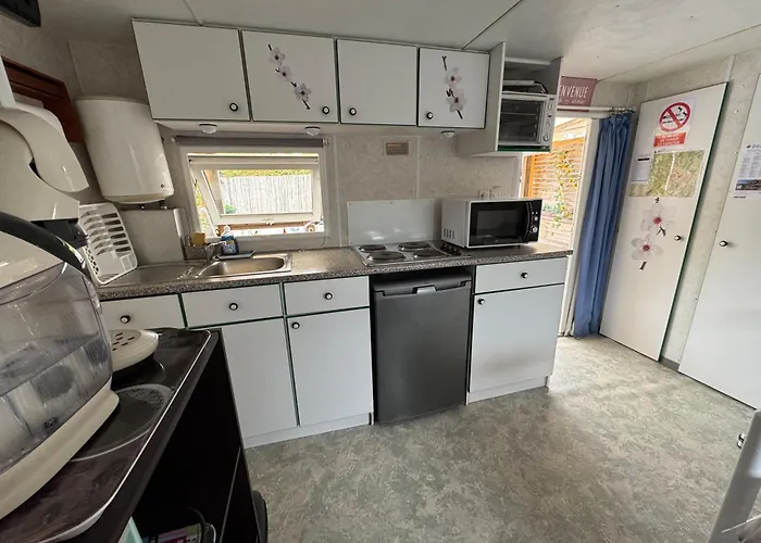 Mobilhome Situe Cote Ville Et Cote Campagne
