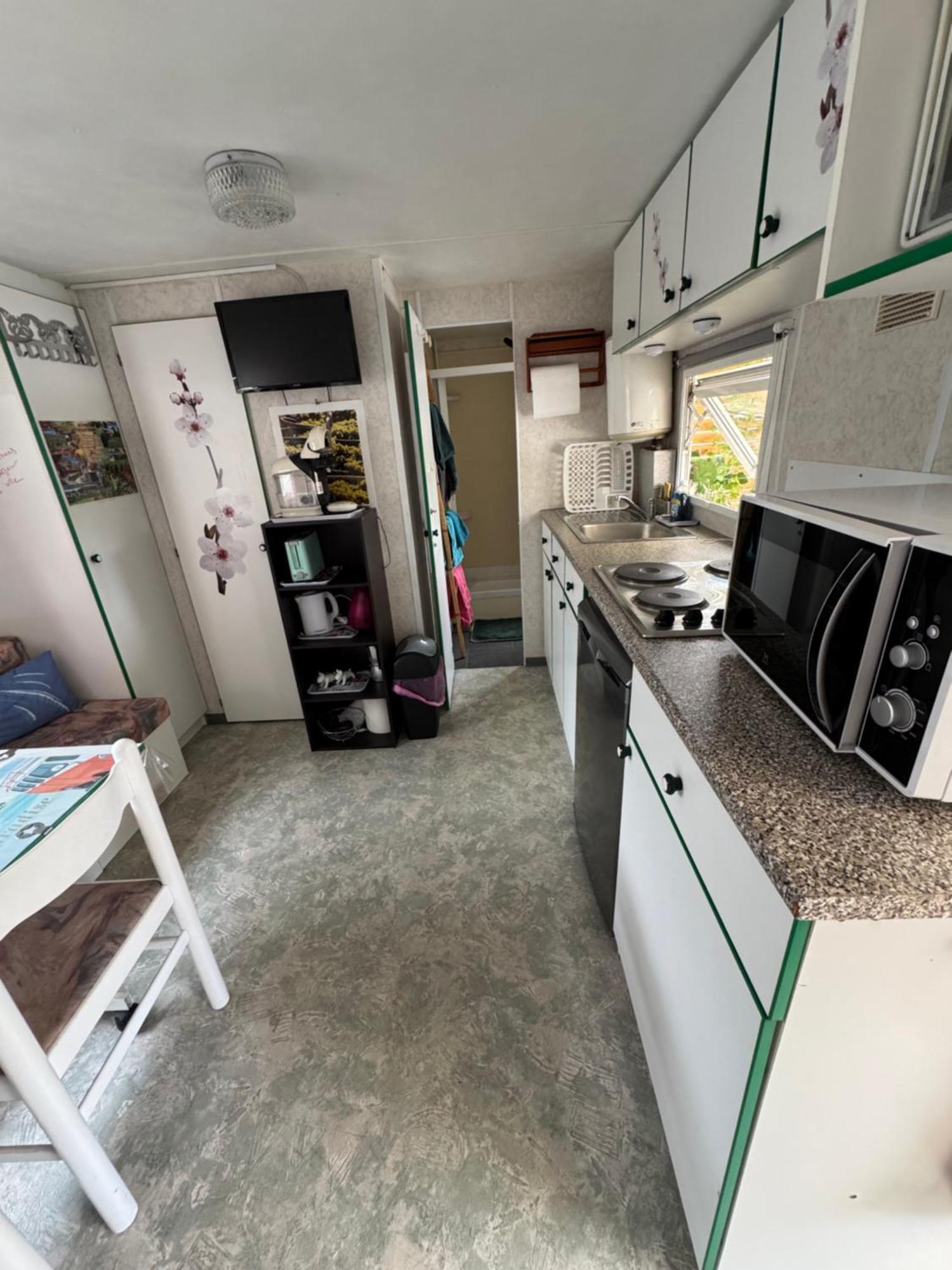 Mobilhome Situe Cote Et Cote Campagne